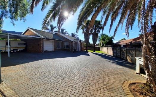 3 Bedroom House for sale in Highveld