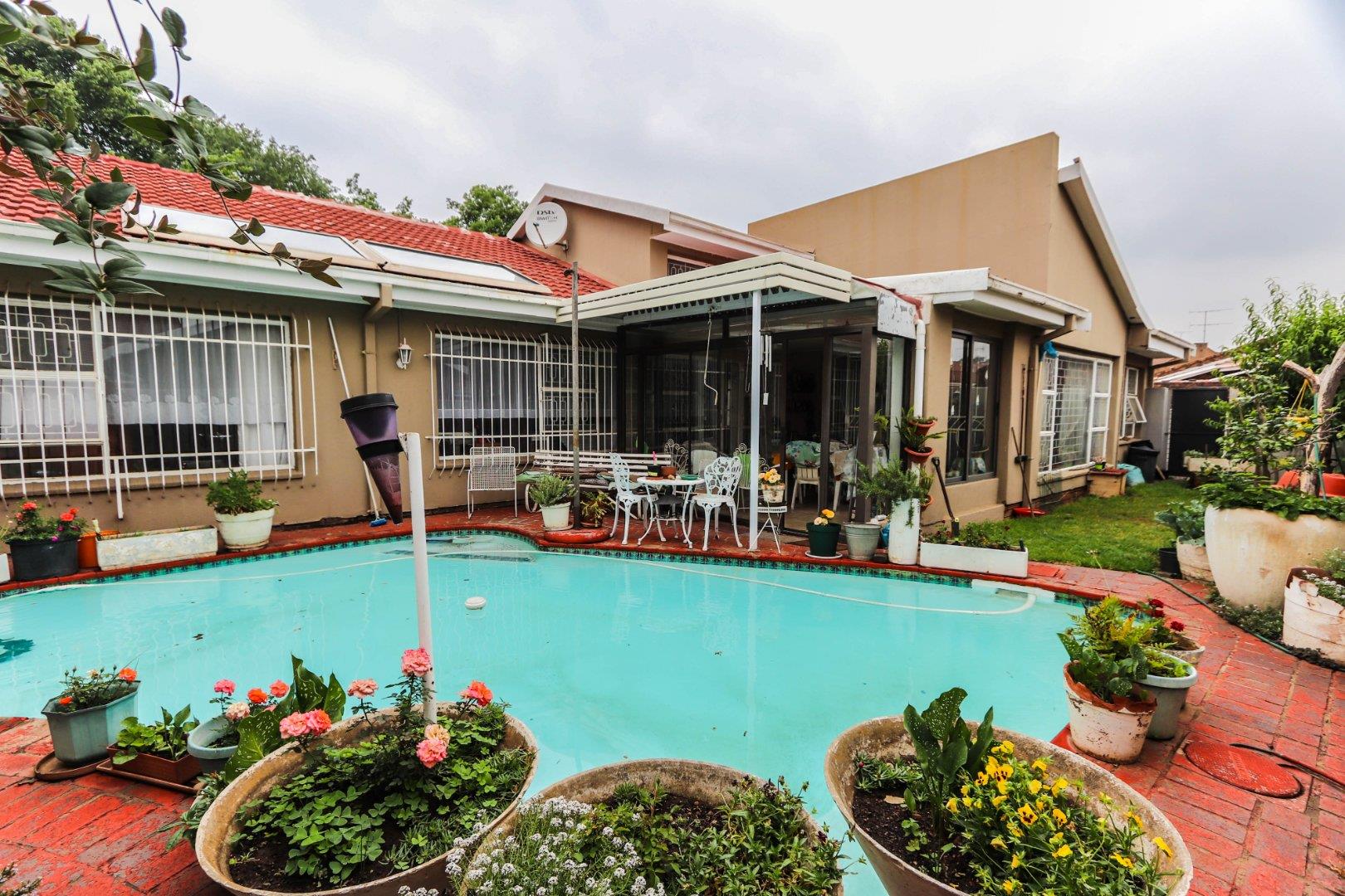 4 Bedroom Townhouse for sale in Three Rivers Proper P24110618990