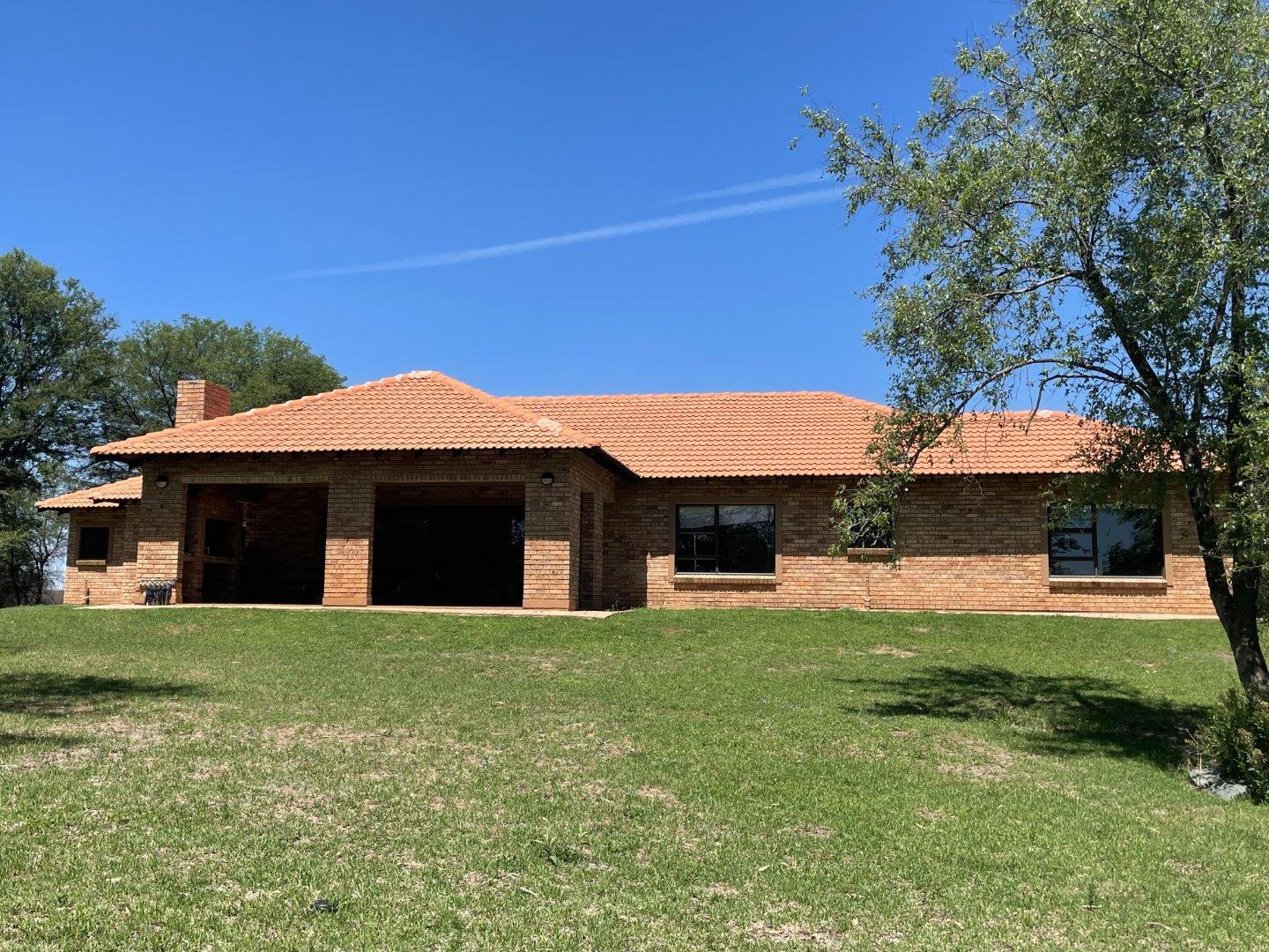 Farm for sale in Viljoenskroon Rural P24104763105