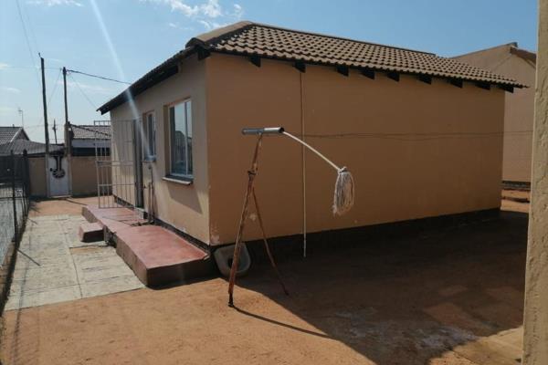 This beautiful house offers:
2 bedrooms
1 bathroom
Kitchen
Lounge
2 backrooms

This beautiful house is situated in Soshanguve ...