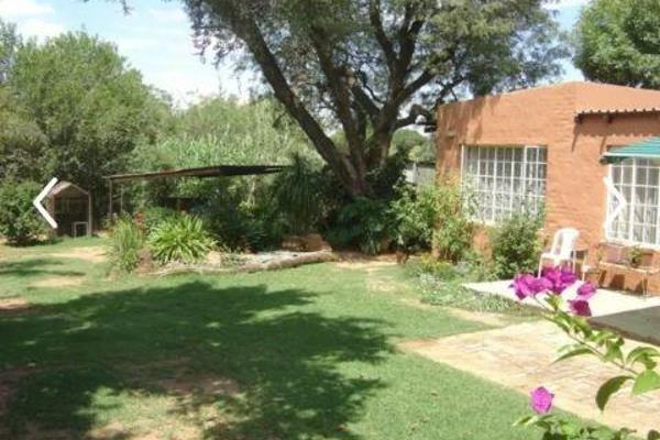 4 Ha Commercial &amp; Agricultural Property

Near Muldersdrift, 10 km from Krugersdorp 

3 Houses

4 Shops
Restaurant &amp; Pub ...