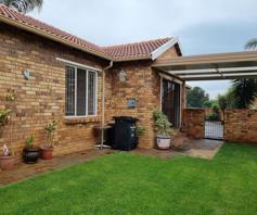 Townhouse for sale in Willowbrook