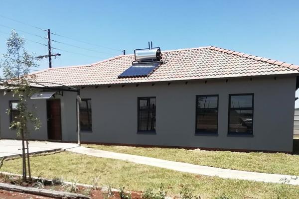This House is situated in Protea Glen, Area called EXT 45 Protea glen Soweto that offers ...