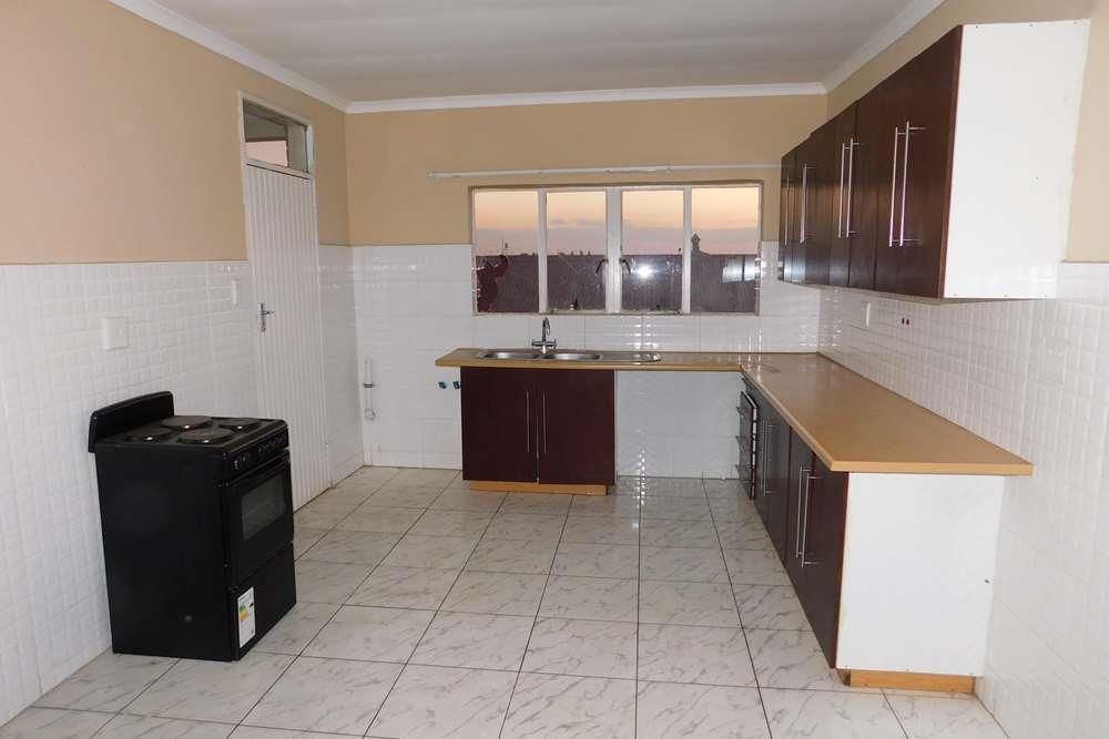 9 Bedroom House for sale in Newclare 9 Polack Avenue P24110817697