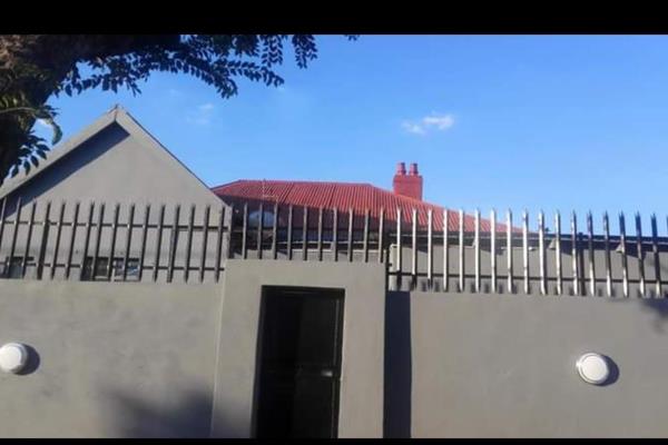 One bedroom Apartment - available IMMEDIATELY

LOCATION 
South of Johannesburg – ...