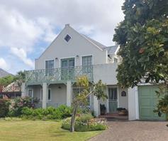 House for sale in Heuningkloof