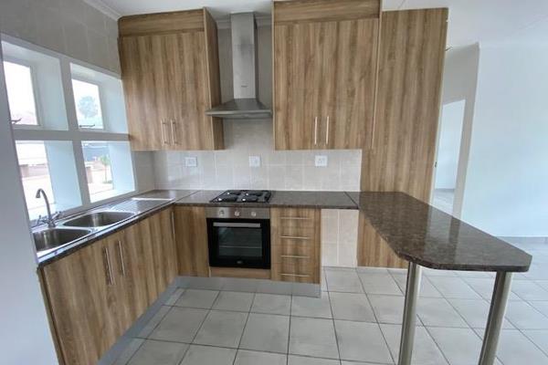 Modern upstairs unit to rent in New Redruth.
Consists of: Spacious  tiled Open plan ...