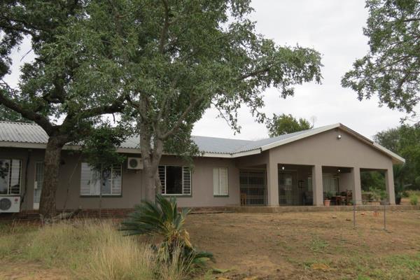 An extremely beautiful and well-developed game farm situated between Hoedspruit and Gravelotte. Bordering on a big five reserve in the ...