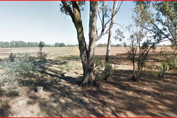 Look no further !
This flat vacant land is waiting for a buyer to start there future .
Near R82 and R59. Neighbourhood is quiet and ...