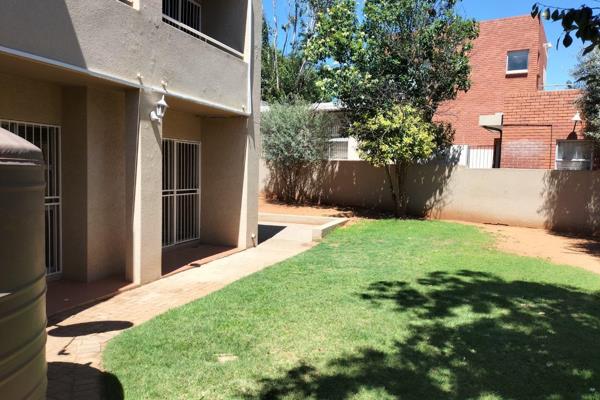 4 bedrooms with 2 bathrooms available in Pentagonpark.

Open living area. Kitchen.

Braaiarea. Double garage. Prepaid water and ...