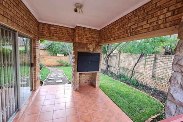 No loadshedding!!!

Spacious and newly renovated free-standing townhouse in a secured ...