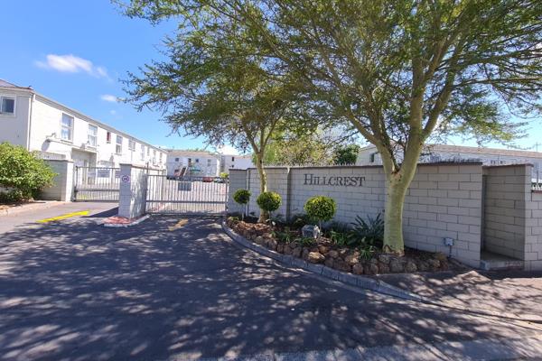 This first floor apartment in Hillcrest road, Welgelee Brackenfell comprises:
Tiled and ...