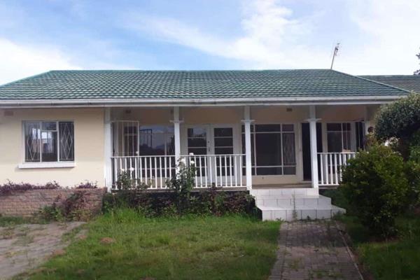 Situated in a quiet upmarket suburb of Southernwood in Mthatha this 3 bedroom house is ...