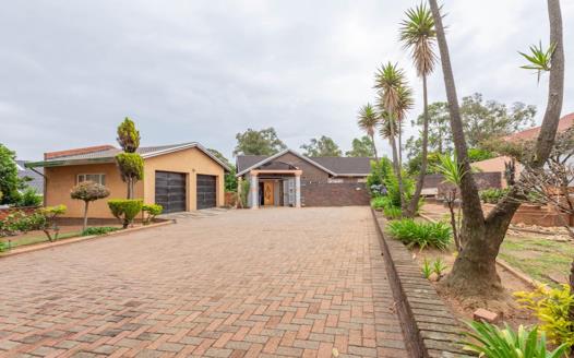 Property and houses for sale in Roodepoort : Roodepoort Property ...