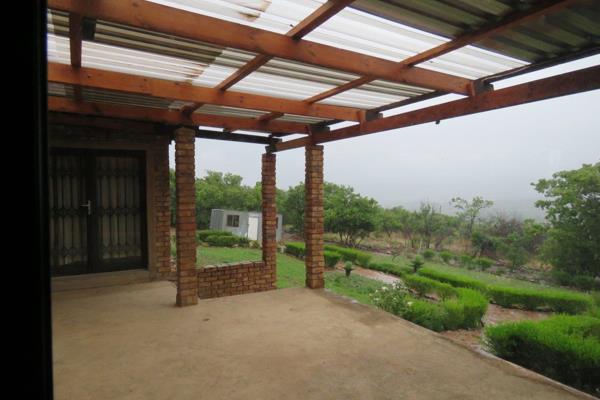 This stunning home is located on a fenced 1 hectare holding that offers beautiful views of the Schurveberg.

The large property is located in the Elandsfontein Eco Park. Find ample space to roam or live off the land. The residence was not built too long ago, is fully tiled ...