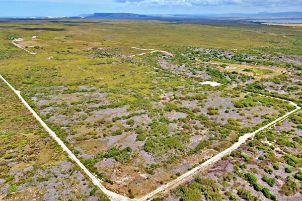 Exclusive Mandate - Sea Cottage Estate is a secure private estate situated just outside Struisbaai in the Overberg. It is situated ...