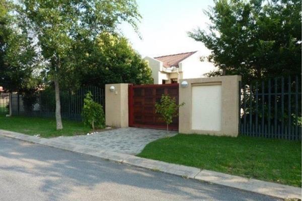 Secunda ext 22: Furnished 2 bedroom garden cottage in ext 22 Secunda. The unit has ...