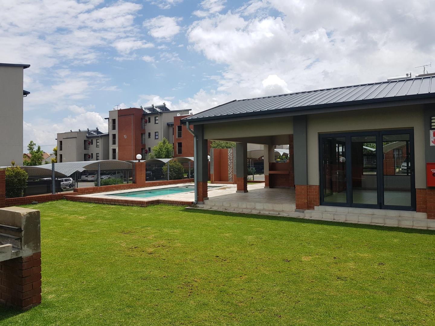 2 Bedroom Townhouse for sale in Eden Glen P24112319326