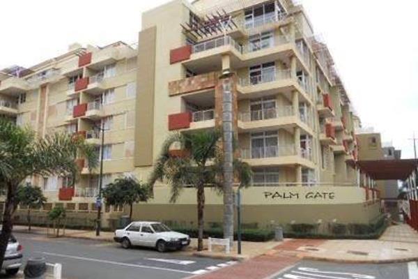 This lovely apartment has an open plan kitchen with newly renovated granite tops, built ...