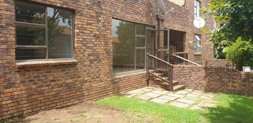 2 Bedroom Apartment / flat for sale in North Riding - P24-110838668