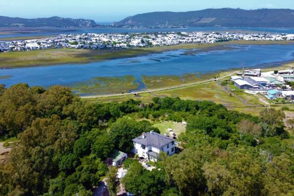 This fantastic opportunity consists of two large stands on the edge of the N2 with views of the Knysna Lagoon.  Both stands to be sold ...