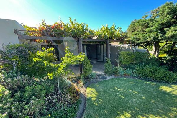 This townhouse is situated in the very popular Cape bay Estate.

Offering 2 bedrooms, 1 bathroom, open plan kitchen and lounge leading ...