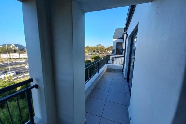 PRESENTED BY NICO SWART OF TEAM JUAN COMBRINCK

This third-floor apartment is perfect ...