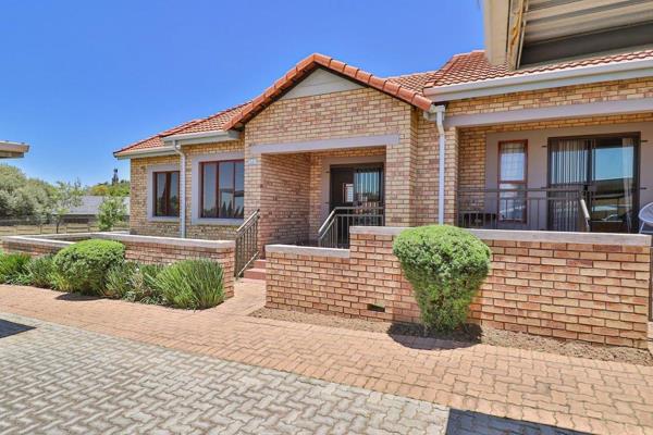 A very neat and cosy simplex townhouse with a pet friendly garden! The fully tiled home ...