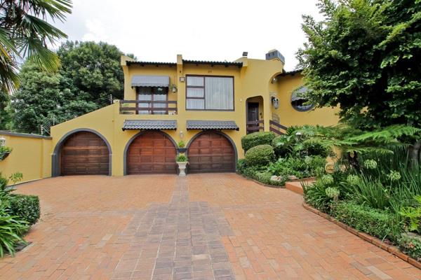 Classical elegant 3 bedroom home in Bruma.

Simple lines and warm ambience defines this delightful home. Double storey charming house ...