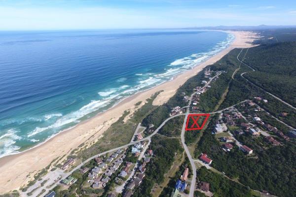 Absolute prime, elevated position, overlooking Blue Horizon Bay and the Indian Ocean.  Large 5876 sqm vacant stand currently zoned for ...