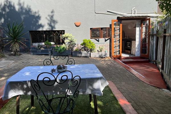 A little haven for you on the ground floor under the main house.  This apartment is ...