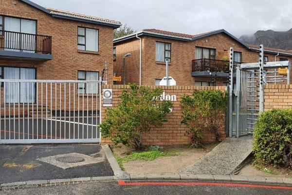 Affordable 2-Bedroom Ground-Floor Apartment in Gordon Villas - Convenient and Secure!
Affordable Comfort:
- Rental: R7,500 per month
- ...