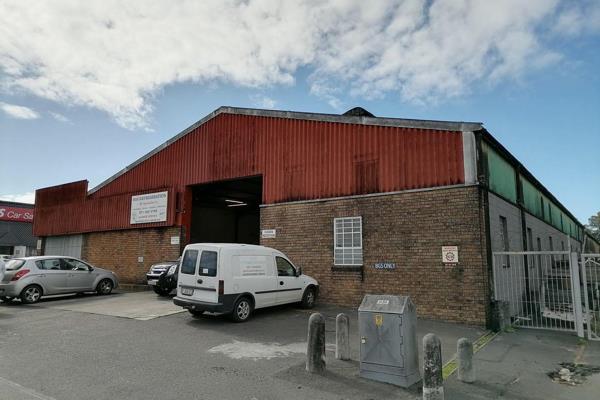 ### Prime 580m2 Warehouse in Triangle Farm - Available 1 January 2025  

Position your ...