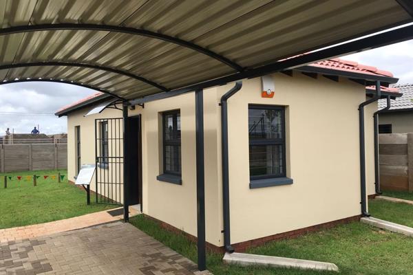 Brand-new home for you and your loved ones at New Protea Glen (Soweto).

Buy before the price increase.

No transfer fees. 

100 ...