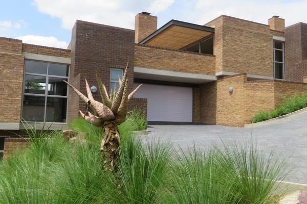 This superb newly-built, upmarket estate located in the heart of Waterkloof Heights offers state-of-the-art security and uninterrupted ...