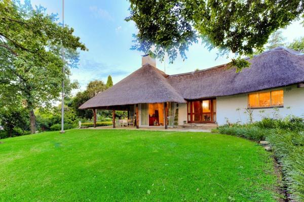 This charming thatch beauty is within a security complex with very affordable levies. ...