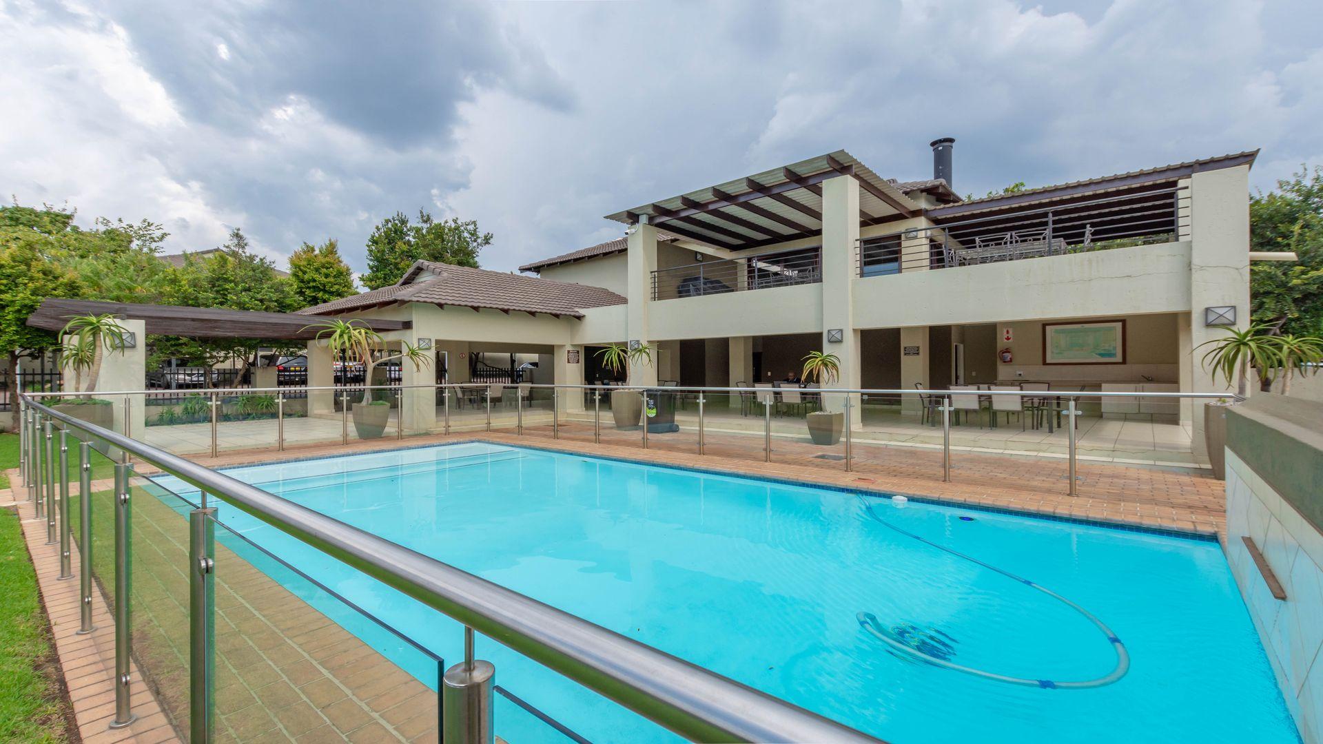 2 Bedroom Townhouse for sale in Fourways - 4 Cedar West Avenue - P24 ...