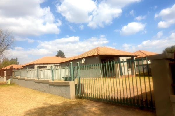 This property is in a secured estate in Masada.

Very neat and well kept property with ...