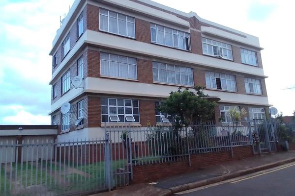 Two bedroom flat for sale in a prime area on a bus road. Close to all amenities. This flat consists of separate bathroom and toilet ...