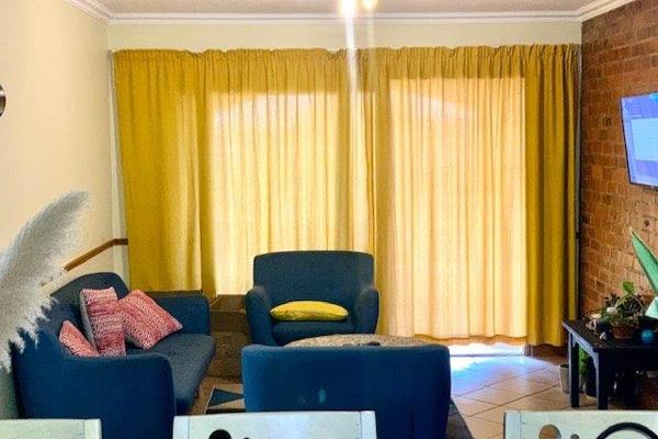 This gorgeous 2bedroom apartment, 1 full bathroom situated in Hilltop, offers natural ...