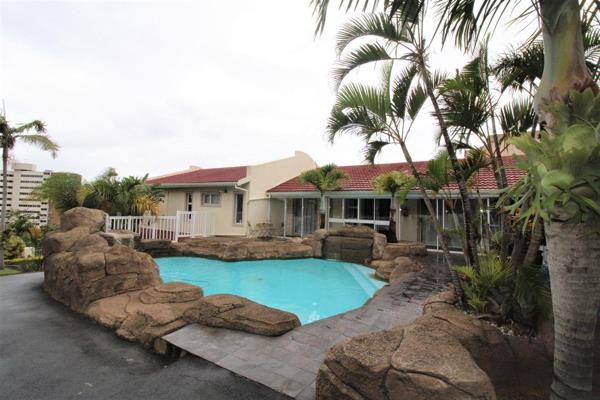 This is a well established Bed and Breakfast in the heart of Umhlanga Rocks with a 5 ...