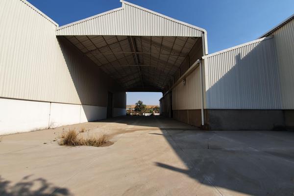 6000m2 warehouse available For Sale situated in Alberton North with easy access to all major highways and placed within close proximity ...