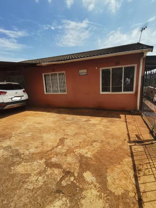 2 Bedroom House for sale in Copesville - P24-110986651