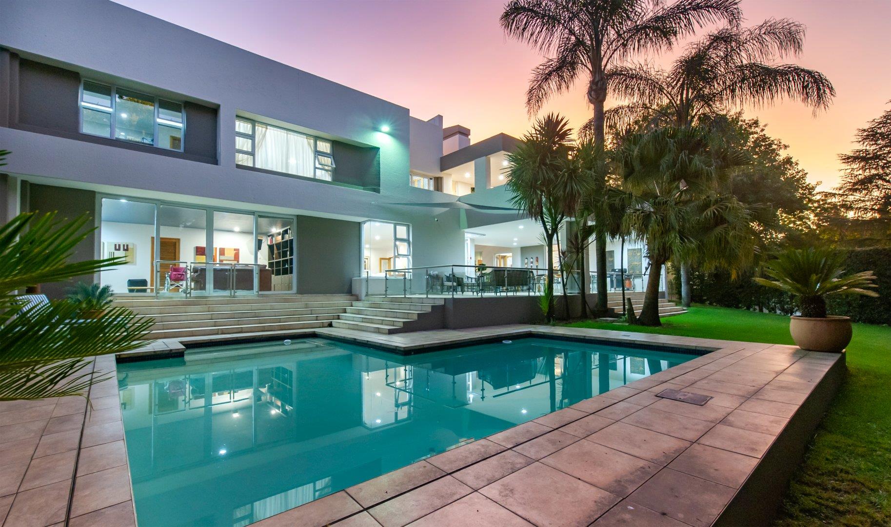 5 Bedroom House for sale in Senderwood P24111001107