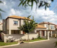 Townhouse for sale in Blue Valley Golf Estate