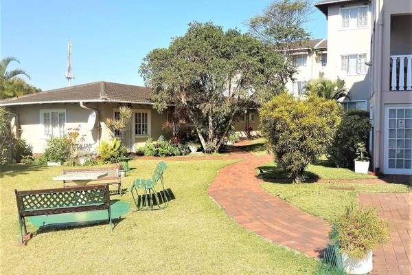 GLENHAVEN RETIREMENT VILLAGE - GLENWOOD
1 bedroom apartment with fantastic city and harbour views.
Tiled throughout, open plan ...