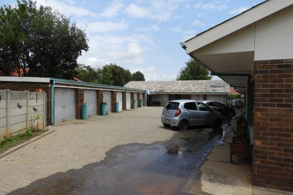 This well maintained apartment is situated in gated complex with only a few units, close to Meiringspark Spar, Primary and Secondary ...