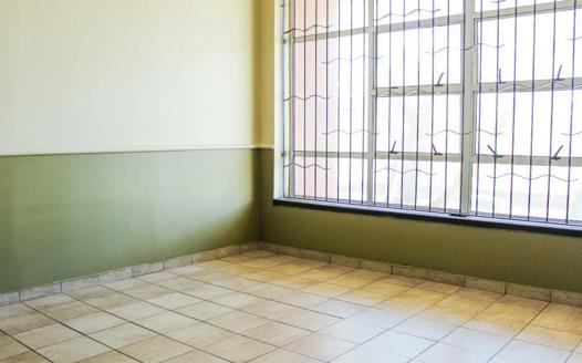 0.5 Bedroom Apartment / Flat to rent in Johannesburg Central