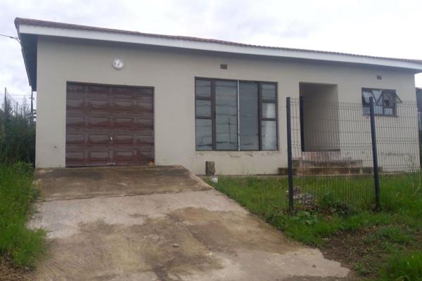 This is a full house located at Kuyasa near Southernwood in Mthatha. The households about three-bedrooms  with the main bedroom having ...