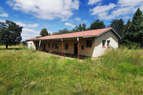 Here we have a prime piece of land located in the southern area of De Deur. This 9753m2 land is located on the popular R82 giving it ...